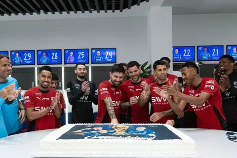 إنزاجي في ورطة.. 3 غيابات مؤثرة تضرب الهلال قبل مواجهة الفتح